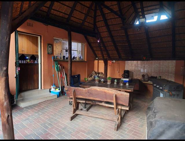 3 BEDROOM HOUSE FOR SALE IN VANDERBIJLPARK SE 6